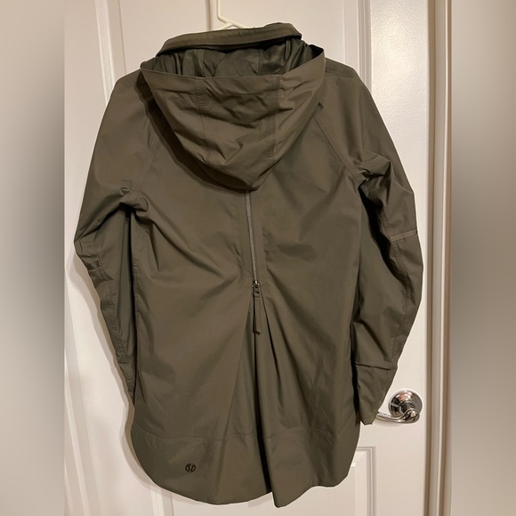 Lululemon Fo Drizzle rain jacket - Picture 5 of 8